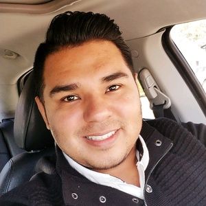 Meet your Posher, Efrain